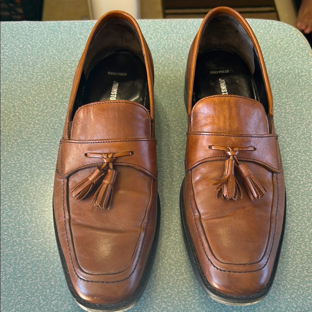 Johnston & Murphy - sz 9.5 - Brown 
 Sheep Skin, Tassel Square Toe Loafers